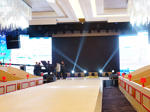 美動華人-調(diào)試現(xiàn)場