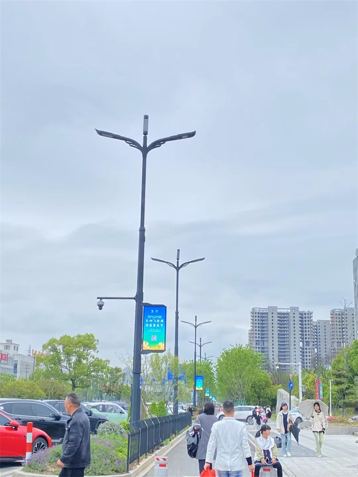 多功能燈桿：構(gòu)建智慧城市神經(jīng)末梢的綜合性解決方案