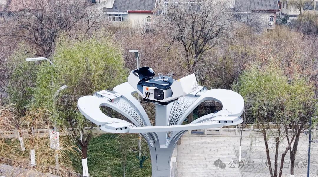 “一桿多用”與“一飛多能”，濟(jì)南首根集成無(wú)人機(jī)自動(dòng)機(jī)庫(kù)的智慧燈桿